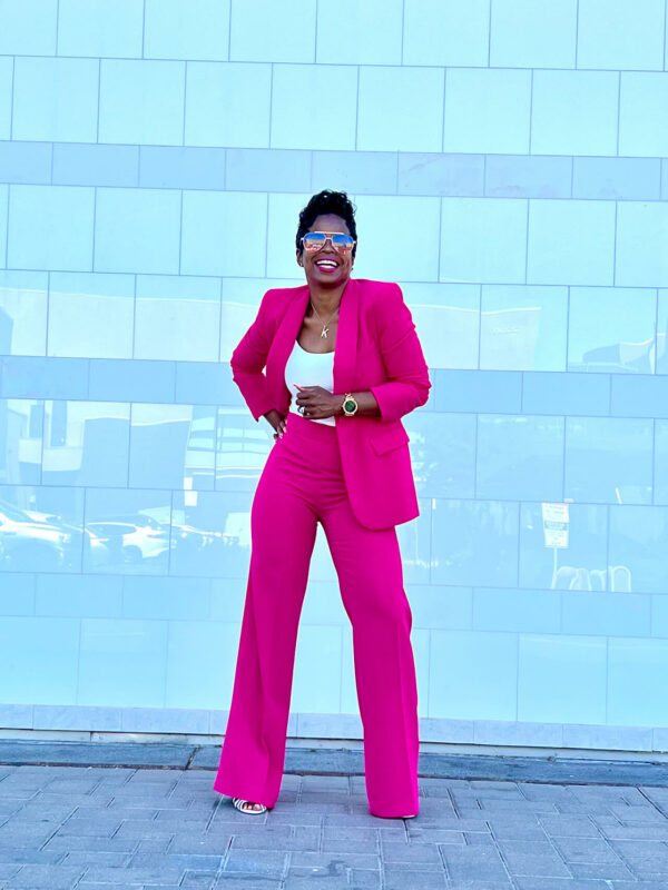Pink 2 piece suit white wal