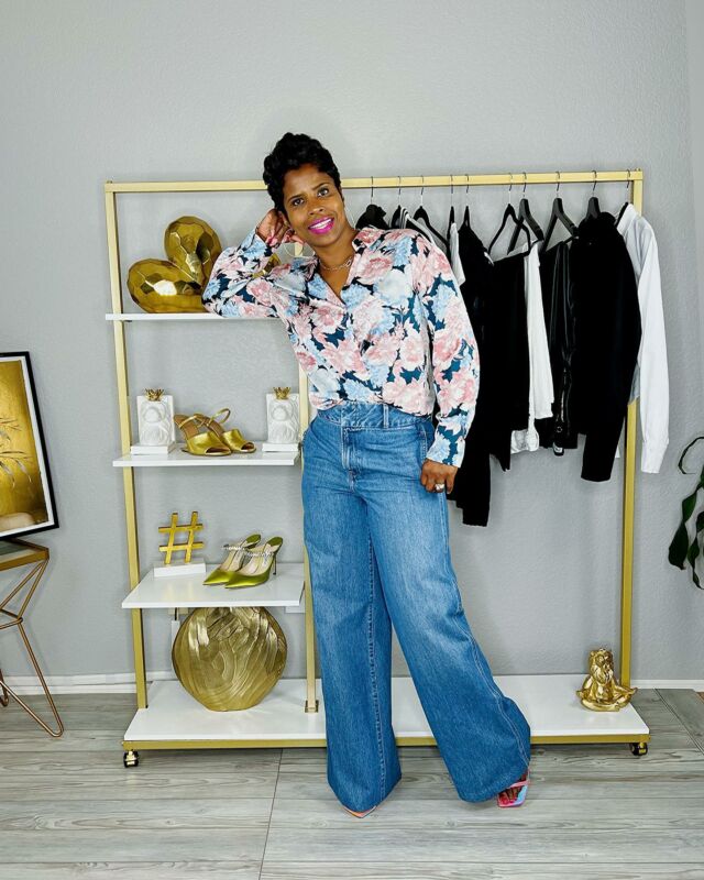 Hey boo heeeey! Y’all were loving the wide leg jean’s yesterday. So let’s get into em!Now, unless you’ve been under a rock, you know that all types of jeans are back in style but the wide leg high rise jeans baby…. These are THE ONES!Let the style class begin!Who can wear em??? Let’s talk about it‼️They are good for damn near everyone:Hourglass ✔️
They help accentuate your natural waistline.. Can you say boom boom pow!Rectangle ✔️
They can create the illusion of a defined waist and add some curves where you don’t have any … Ingenuity at its finest!Pear Shape ✔️
The wide leg pants help to balance out your hips which allows you to appear less bottom heavyInverted Triangle ✔️
They help to add volume to your lower half creating balance with your top half which helps to make your figure look like an⏳Now at the end of the day you have to feel good in em and of course feel confident too. So if they don’t speak to you that’s cool too!Lemme know in the comments what your body type is and your opinion on wide leg jeans.Don’t know your body type or your personal style? Bayyybeee hop on ova to my website and get on the waitlist for my workshop! The link is in my bio 👆🏾 It’s time for you to step out in style 🙌🏾❌❤️❌ Your Style Coach, KimOutfit Deets↙️
Will be In my stories & highlights with direct links to my @express  jeans 🙌🏾
.
.
#styletips #whattoweartoday #casualoutfitideas #widelegjeans #widelegpants #nowtrending #expresspartner #stylecoach #elevateyourstyle #styletipsforwomen #denimoutfit #personalstyling #styleexpert